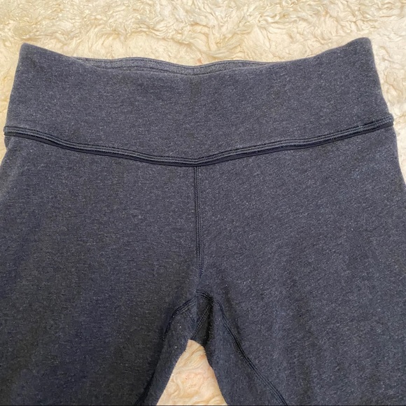 GRAY LULULEMON CAPRI LEGGINGS - Picture 3 of 6